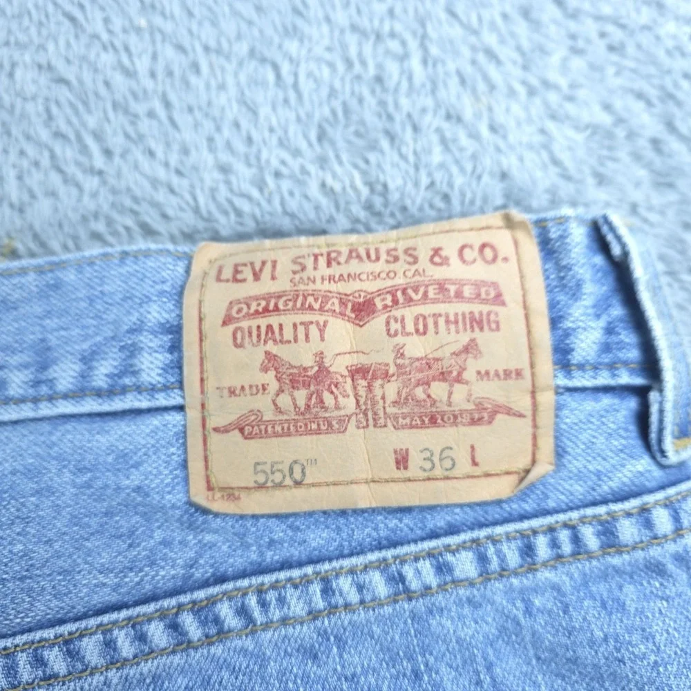 Levis 550 Denim Shorts Mens 36 Blue Relaxed Fit Bermuda Light Wash 12 Inseam